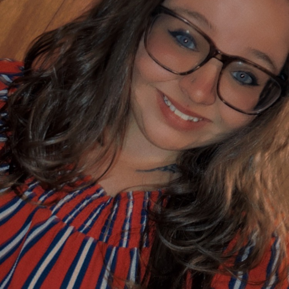 Meet your Posher, Destinee